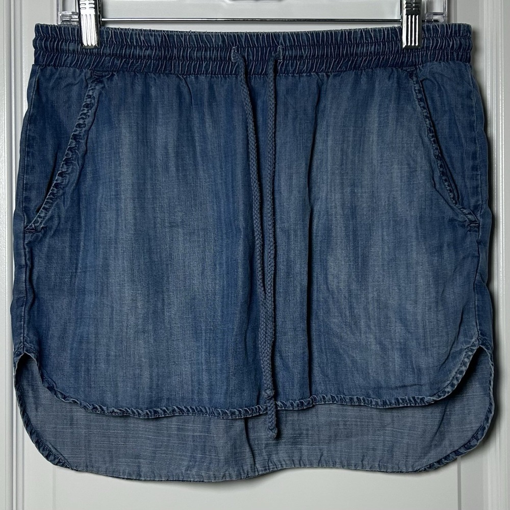 Cloth & Stone Anthropologie Mid Wash Curved Hem Drawstring Smocked Mini Skirt